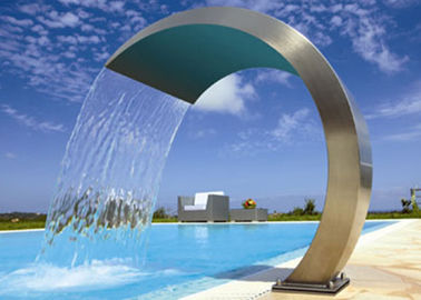 Chine Fontaine d'eau simple d'acier inoxydable de style, caractéristiques de l'eau de piscine d'acier inoxydable fournisseur