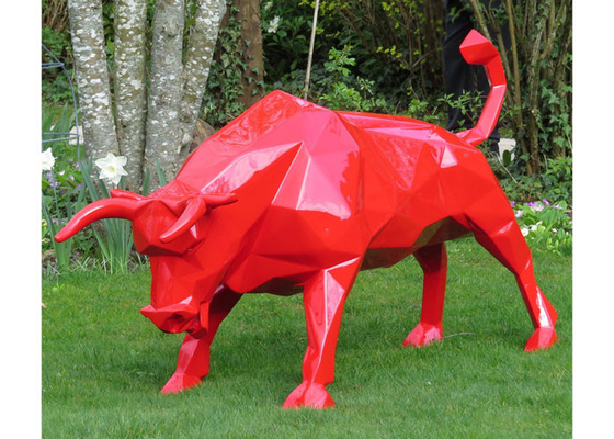 Un bon prix. Conception 3D grandeur nature de sculpture extérieure animale en fibre de verre de Red Bull pour le décor en ligne