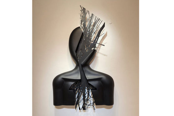 Un bon prix. finition mate noire de sculpture d'art de mur de figure abstraite de fibre de verre de 145cm H en ligne