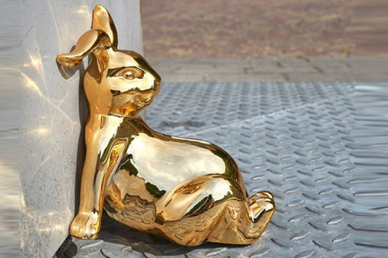 Un bon prix. Sculpture de lapin en acier inoxydable or miroir Décoration extérieure moderne en ligne