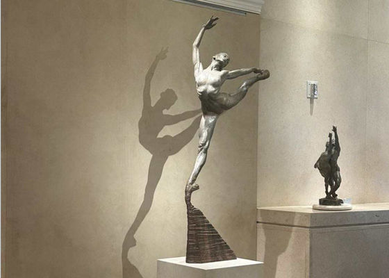 Un bon prix. Sculpture de ballerine en bronze décorative extérieure et intérieure en ligne