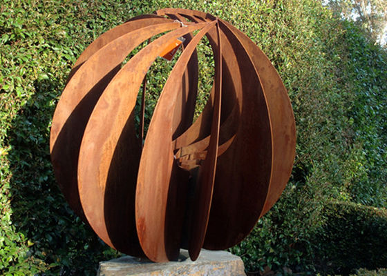 Un bon prix. Taille en métal de Corten diverse de sculpture extérieure creuse en acier en sphère disponible en ligne