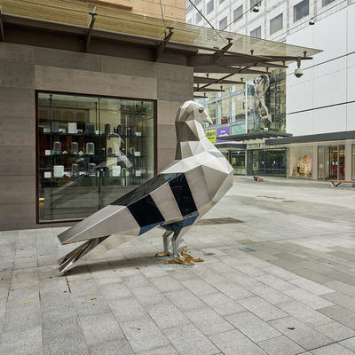Un bon prix. Sculpture géométrique de pigeon en acier inoxydable pour la décoration de la cour et le paysage urbain en ligne
