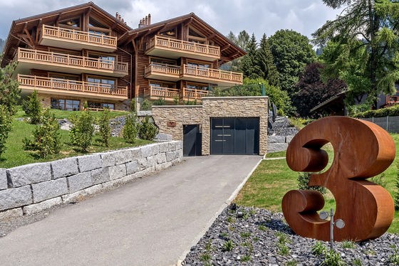 Un bon prix. Sculptures rouillées en sculpture en acier en Corten de conception du numéro 3 pour la décoration résidentielle en ligne