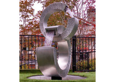 Un bon prix. Caractéristique balayée de l'eau d'acier inoxydable de finition, fontaines d'eau extérieures en ligne