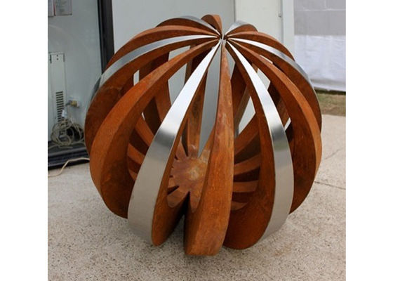 Un bon prix. Sculpture en acier en Corten de décor extérieur, sculpture inoxydable peinte en bille d'acier en ligne