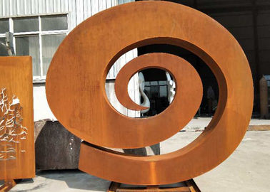 Un bon prix. Conception naturellement en spirale rouillée en métal de jardin de sculpture en acier extérieure en Corten en ligne