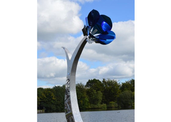 Un bon prix. Finition peinte bleue d'acier inoxydable de sculpture en fleur en métal de couleur de décor de jardin en ligne