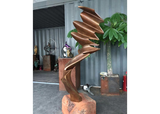 Un bon prix. Le jardin moderne en métal sculpte la sculpture en bronze occidentale antique en bâti en ligne