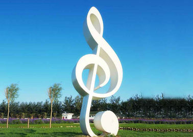 Un bon prix. Sculpture en note de musique de sculpture peinte par blanc en acier inoxydable de porte en ligne
