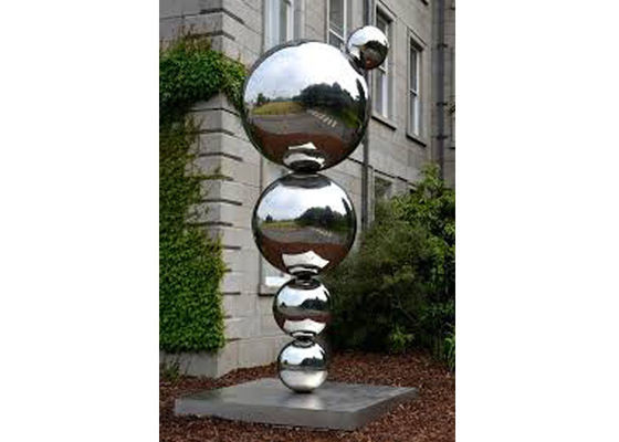 Un bon prix. Sculpture moderne en boule de sculpture polie par miroir en acier inoxydable pour extérieur en ligne