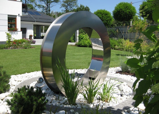 Un bon prix. Sculpture extérieure en fontaine de jardin d'acier inoxydable d'ODM en ligne