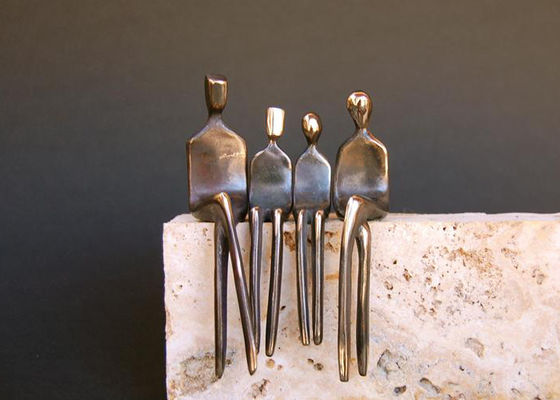 Un bon prix. Sculpture en bronze de moulage en famille d'ODM pour la décoration d'intérieur extérieure en ligne