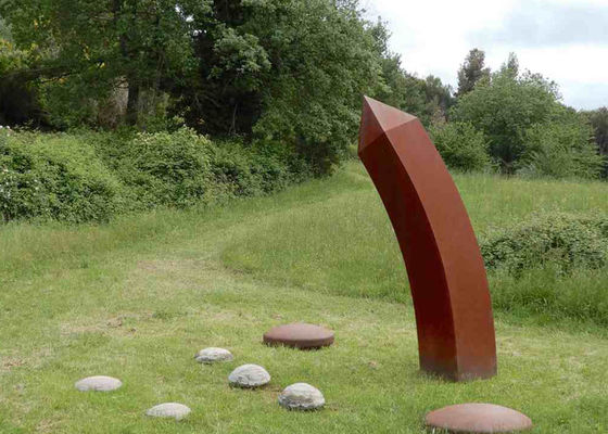 Un bon prix. OEM Rusty Corten Steel Pencil Sculpture décoratif extérieur en ligne