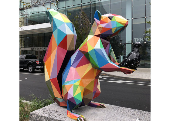 Un bon prix. Sculpture extérieure en fibre de verre d'écureuil pour la décoration de jardin public ou de plaza en ligne