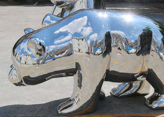 Un bon prix. Taille contemporaine de la sculpture 55cm en ours d'acier inoxydable de miroir en ligne