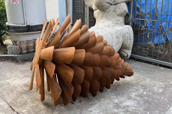Un bon prix. Art du jardin Ornaments extérieurs Corten acier sculpture de cône de pin rouillé en ligne