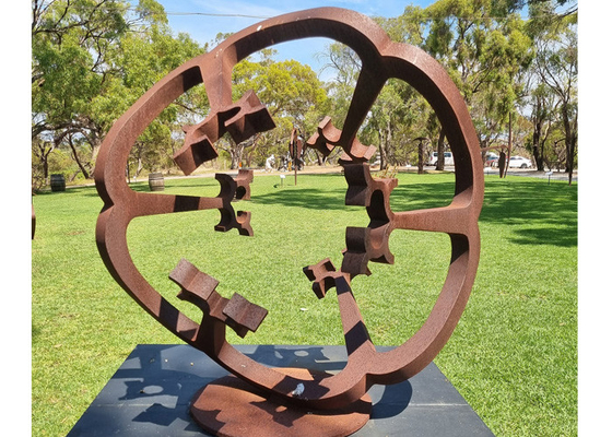 Un bon prix. Sculpture en acier corten sur mesure en ligne
