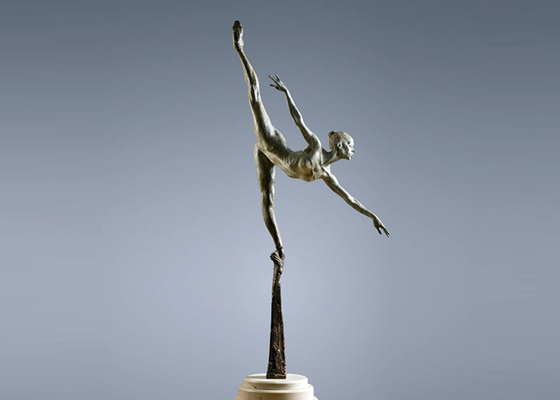 Un bon prix. Statue en bronze de la femme danseuse en ligne