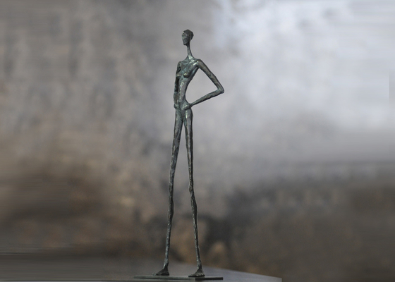 Un bon prix. Mannequin féminin contemporain Statue en bronze pour la décoration publique en plein air en ligne