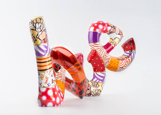Lettre d'amour contemporaine moderne Sculpture en fibre de verre extérieure Colorée