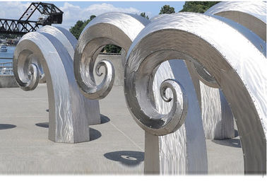 Un bon prix. Grande sculpture en vague en métal d'art public, sculpture en acier abstraite extérieure en ligne