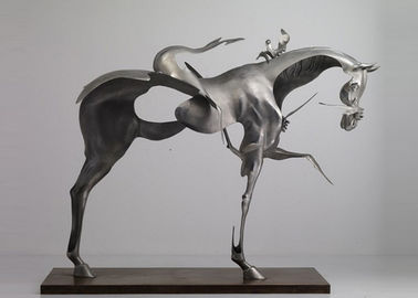 Un bon prix. finissage balayé par sculpture abstraite grandeur nature de cheval d'acier inoxydable de 170cm en ligne