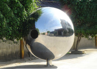 Un bon prix. Boules décoratives extérieures polies d'acier inoxydable de sculpture en métal pour la décoration de yard en ligne