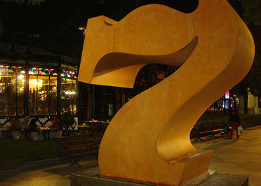 Un bon prix. Sculpture en acier en Corten du nombre professionnel 7 sans taille de la base 180cm en ligne