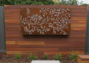 Un bon prix. Sculpture fixée au mur en métal d'Uniqu, sculpture abstraite moderne en art de mur en métal en ligne