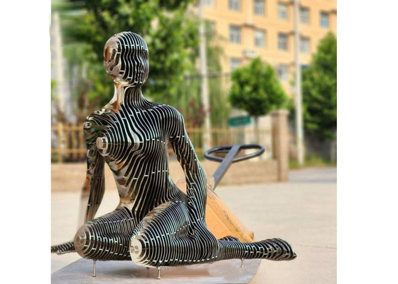 La sculpture de femme en acier inoxydable décorative au laser