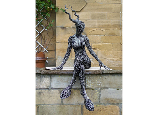 Sculpture de femme en acier inoxydable moderne décorative extérieure