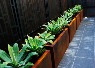 Un bon prix. Planteurs carrés adaptés aux besoins du client Corten extérieur en métal une taille matérielle de 50cm en ligne