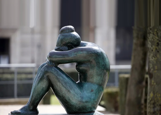 Un bon prix. Décoration Art de jardin Patine de bronze méditateur Fille sculpture en ligne