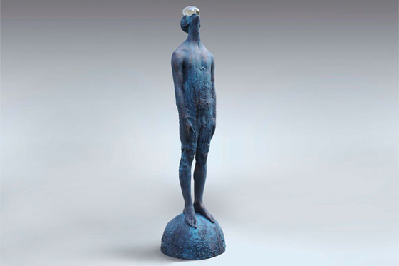 Un bon prix. 190 cm de hauteur Taille réelle Homme en fonte Sculpture en bronze Design de pluie en verre en ligne