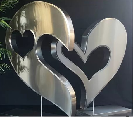 Un bon prix. Le thème de l'amour du cœur Les sculptures d'art en acier inoxydable à l' intérieur en ligne