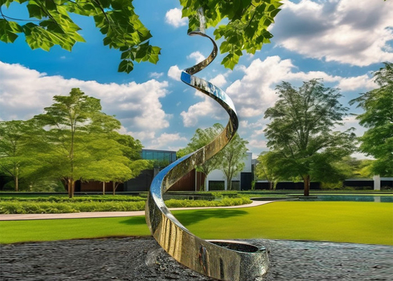 Statue spirale en acier inoxydable de haute qualité Polie Fountain d'eau de jardin Sculpture métallique Artisanat métallique à vendre