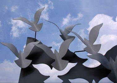 Un bon prix. L'oiseau pilotant la cour d'abrégé sur acier inoxydable sculpte les ornements contemporains de jardin en métal en ligne