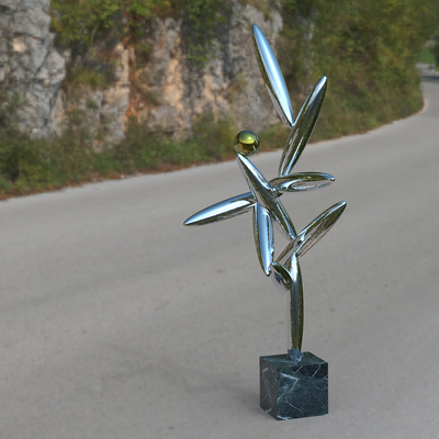 Un bon prix. Sculpture d'équilibre poli en acier inoxydable décoratif extérieur en ligne