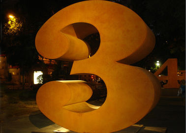 Un bon prix. Sculpture en acier en Corten du numéro trois en métal pour la décoration extérieure d'art en ligne