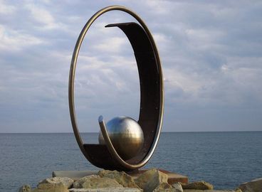 Un bon prix. Sculpture extérieure géométrique moderne en métal d'acier inoxydable pour la grande décoration de jardin en ligne