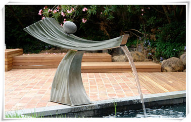 Un bon prix. La piscine ornemente la fontaine de cascade, caractéristique inoxydable de l'eau pour le jardin en ligne