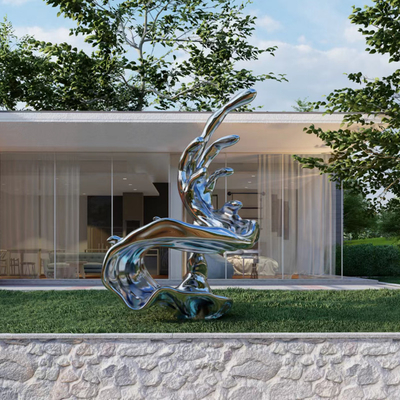 Sculpture en acier inoxydable poli