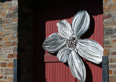 Un bon prix. Sculptures extérieures de finition balayées en fleur d'art de sculpture en métal pour la décoration publique en ligne