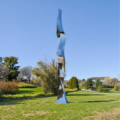 Sculpture d'extérieur géométrique moderne en acier inoxydable poli sur mesure pour jardin