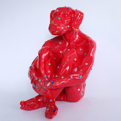 Sculpture contemporaine de chien en fibre de verre - pièce d'art accrocheuse pour hôtel, bureau, décor de jardin