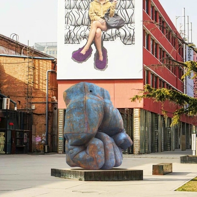 Sculpture de poing de style industriel de grande taille, décoration artistique, hauteur 150 cm