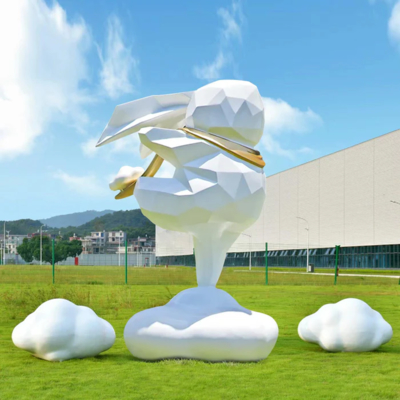 Meilleure sculpture géométrique de lapin sur nuage en fibre de verre - Art en plein air de 200 cm H