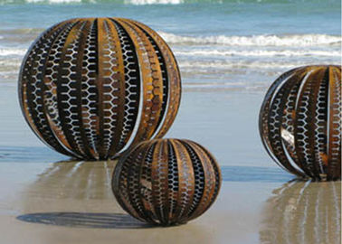 Un bon prix. Type sculpture en acier extérieure en jardin de Corten, sculpture rouillée de boules en sphère en ligne