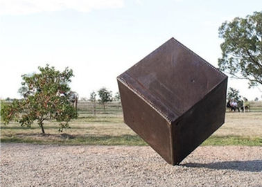 Un bon prix. Stabilité en acier de corrosion de sculpture en Corten de forme de cube la grande conçoivent en fonction du client en ligne
